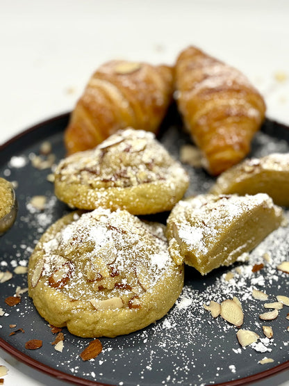Almond Criossant